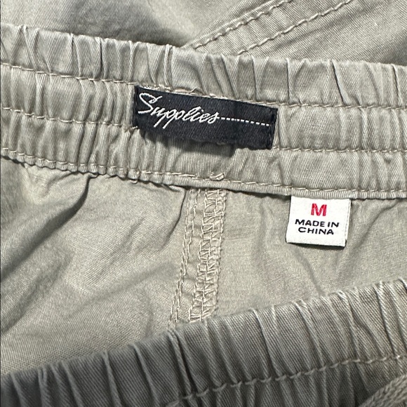 🏰 NWT Supplies Wide Leg Cargo Pants - Picture 3 of 5